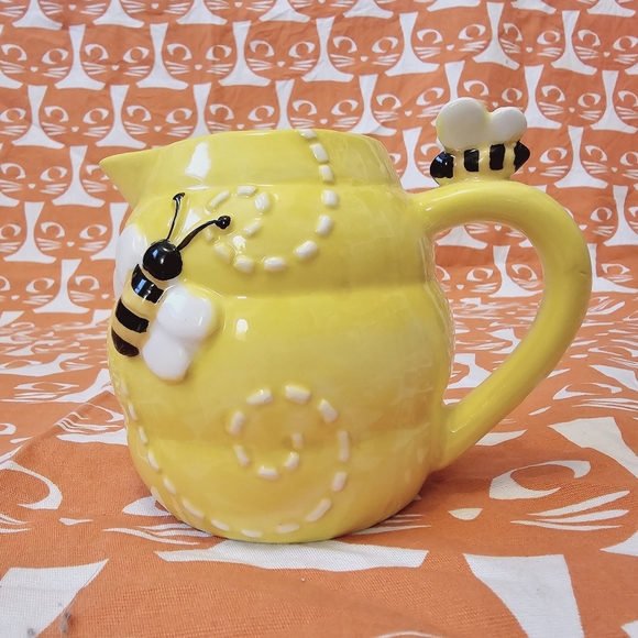 Vintage Pier one honeybee Bumblebee creamer Dolomite hand painted rare - Picture 4 of 8